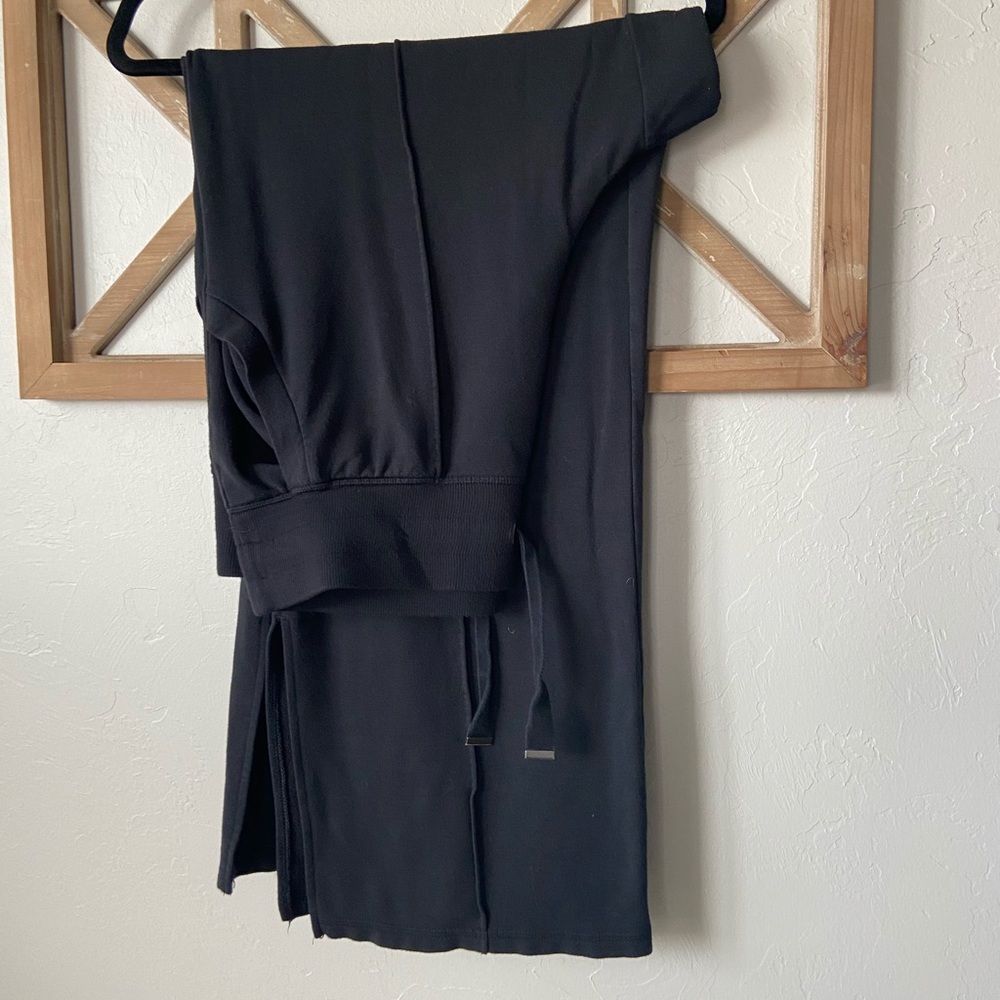 Athleta lounge sweat pants.